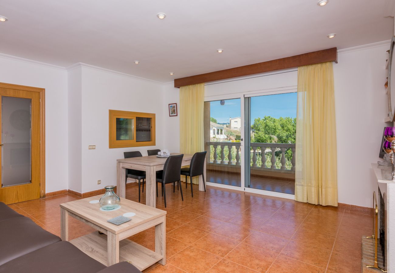 Apartamento en Sant Cebrià de Vallalta - HomeHolidaysRentals Aube - Costa Barcelona