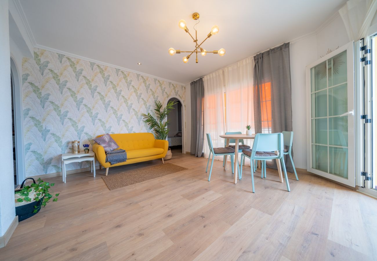 Apartamento en Pineda de Mar - HomeHolidaysRentals Eiffel - Costa Barcelona