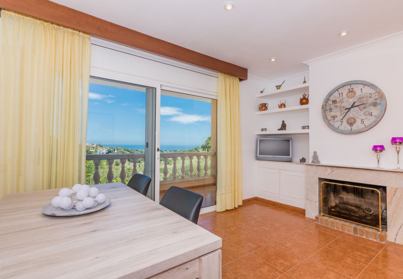 Apartament en Sant Cebrià de Vallalta - HomeHolidaysRentals Aube - Costa Barcelona