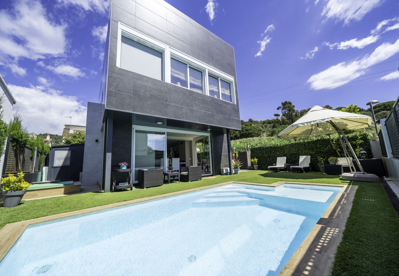 Villa in Pineda de Mar - Luxury Rentals Briana - Costa Barcelona