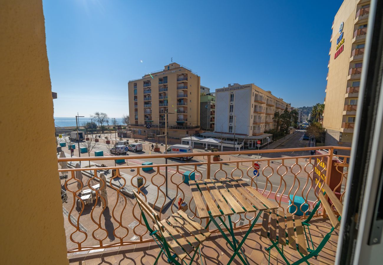 Apartment in Calella - HomeHolidaysRentals Moana - Costa Barcelona