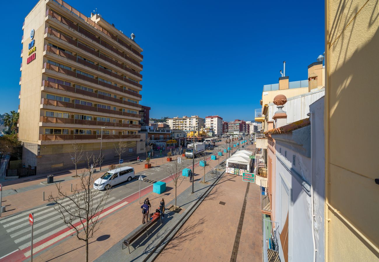 Apartment in Calella - HomeHolidaysRentals Moana - Costa Barcelona