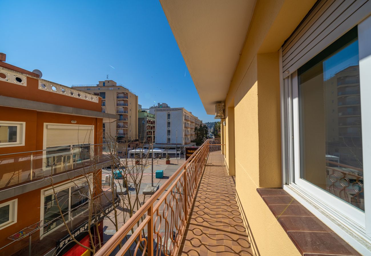 Apartment in Calella - HomeHolidaysRentals Moana - Costa Barcelona