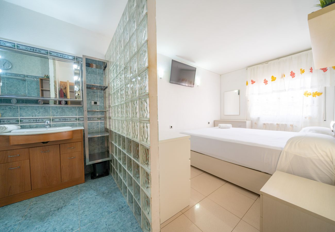 Apartment in Arenys de Mar - HomeHolidaysRentals Chance - Costa Barcelona