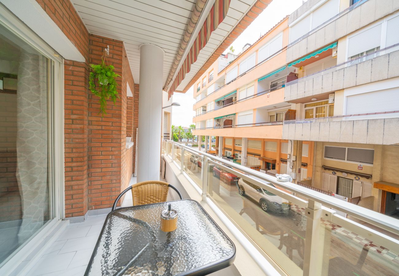 Apartment in Pineda de Mar - HomeHolidaysRentals Caliz - Costa Barcelona